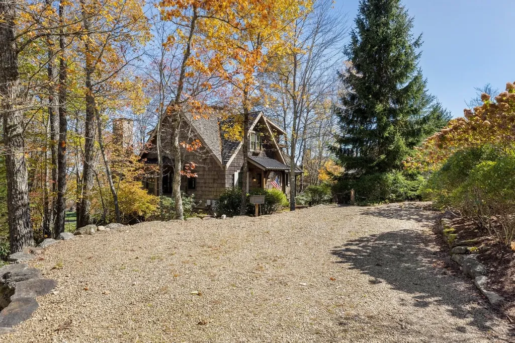 8 Mount Mitchell Court Cashiers NC 28717