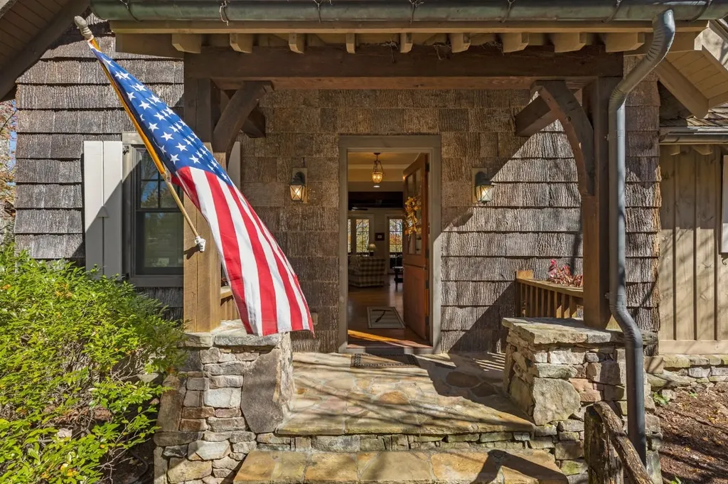 8 Mount Mitchell Court Cashiers NC 28717