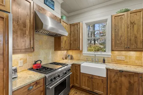 8 Mount Mitchell Court Cashiers NC 28717