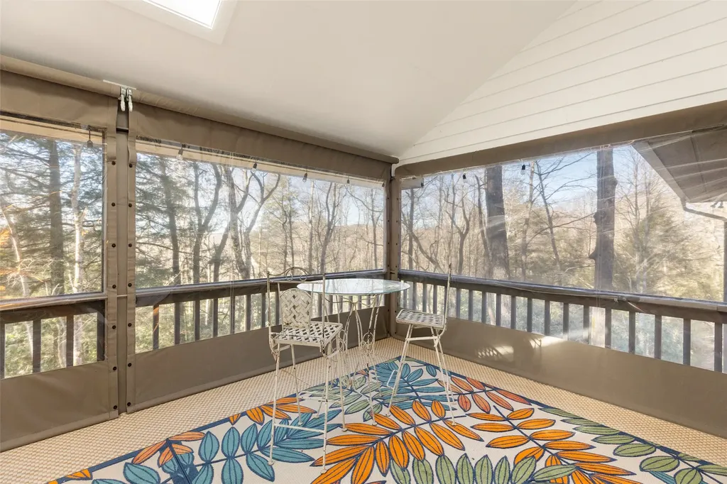 845 Whiteside Mountain Road Highlands NC 28741