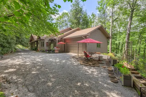 845 Whiteside Mountain Road Highlands NC 28741