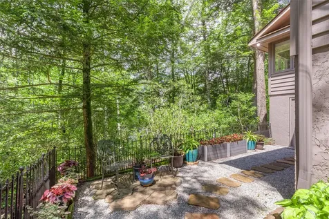 845 Whiteside Mountain Road Highlands NC 28741