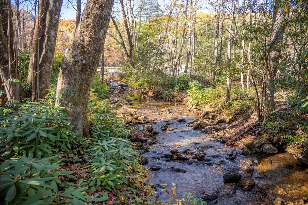 L 9a R Old Mine Point Lake Toxaway NC 28747
