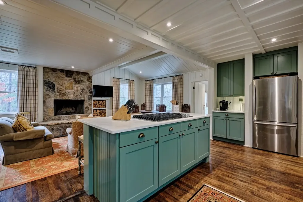 23 Chattooga Wood Road Cashiers NC 28717