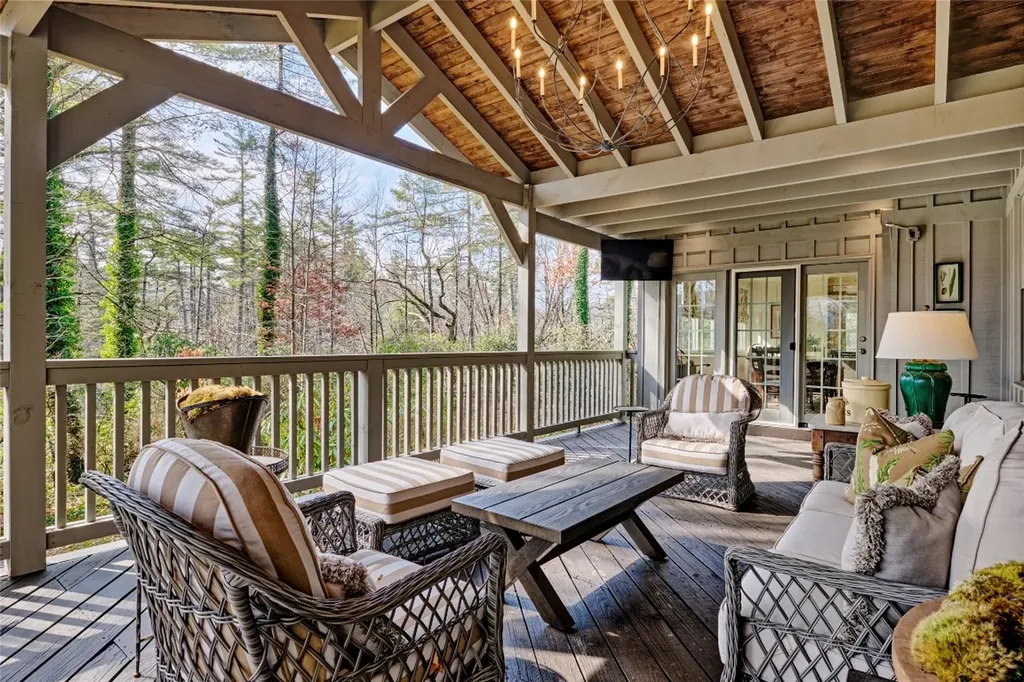 23 Chattooga Wood Road Cashiers NC 28717