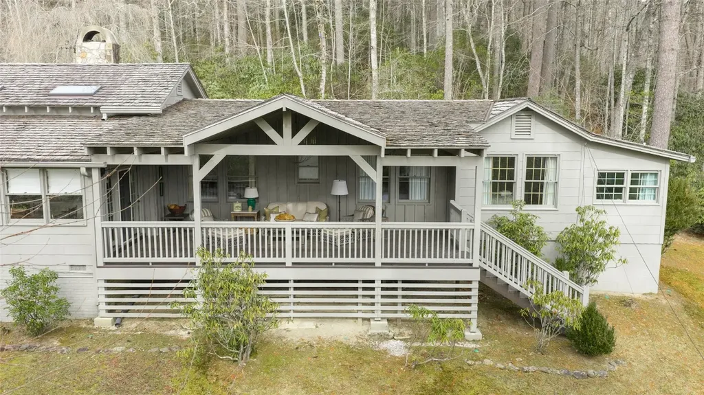 23 Chattooga Wood Road Cashiers NC 28717