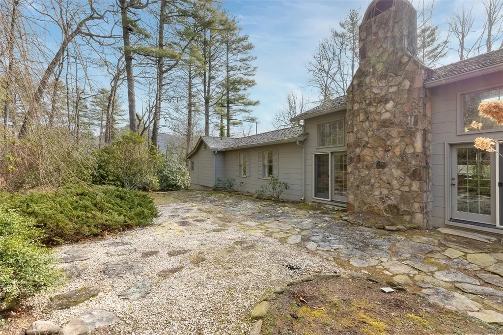 23 Chattooga Wood Road Cashiers NC 28717