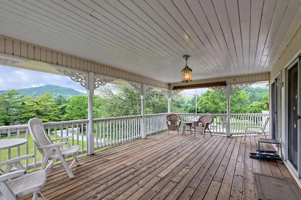 70 Fairway Lane Sky Valley GA 30537