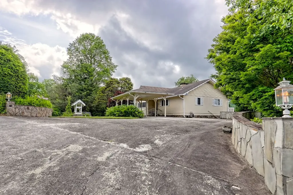 70 Fairway Lane Sky Valley GA 30537