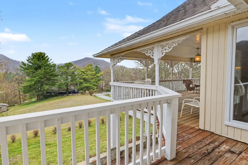 70 Fairway Lane Sky Valley GA 30537