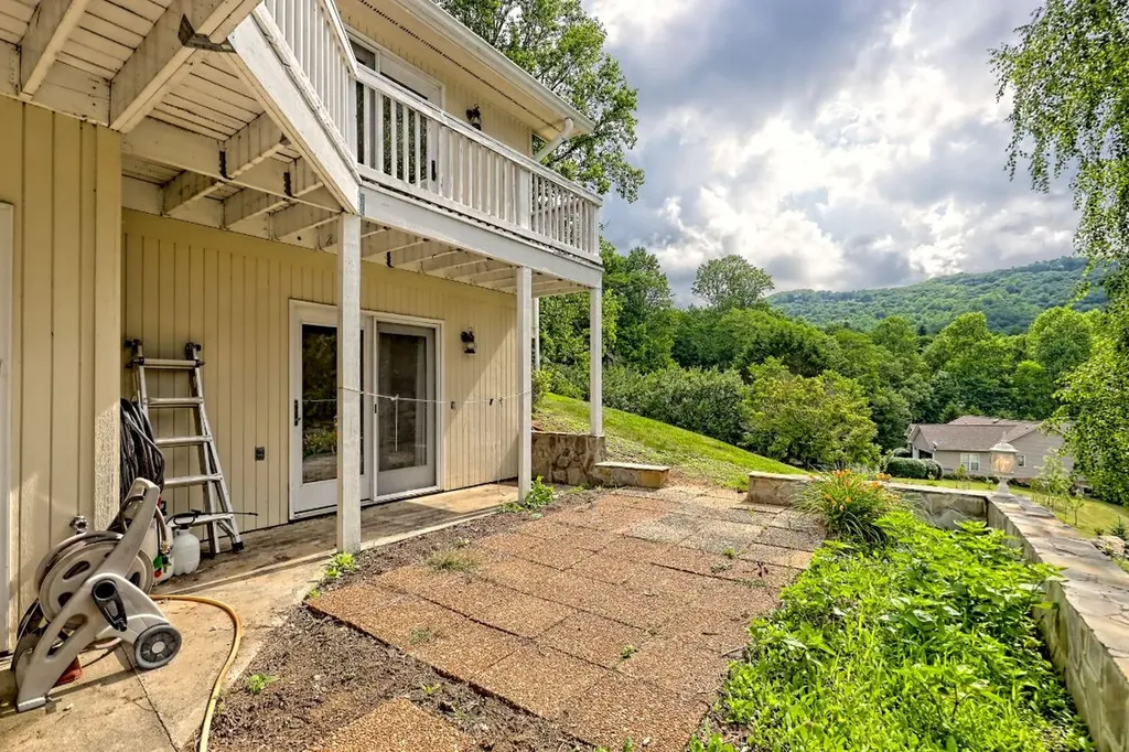 70 Fairway Lane Sky Valley GA 30537