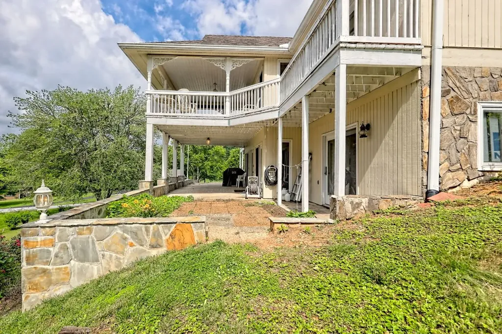 70 Fairway Lane Sky Valley GA 30537