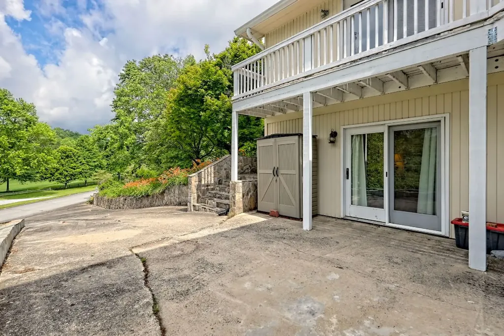 70 Fairway Lane Sky Valley GA 30537