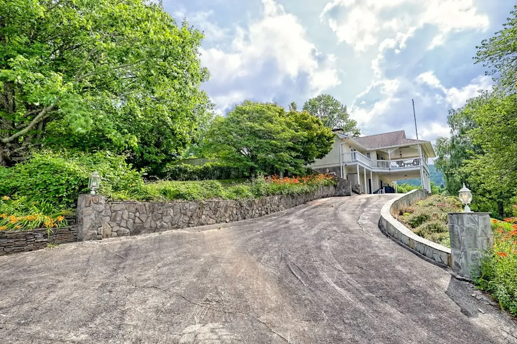 70 Fairway Lane Sky Valley GA 30537