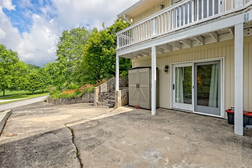 70 Fairway Lane Sky Valley GA 30537