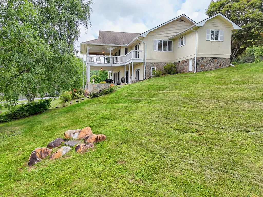 70 Fairway Lane Sky Valley GA 30537