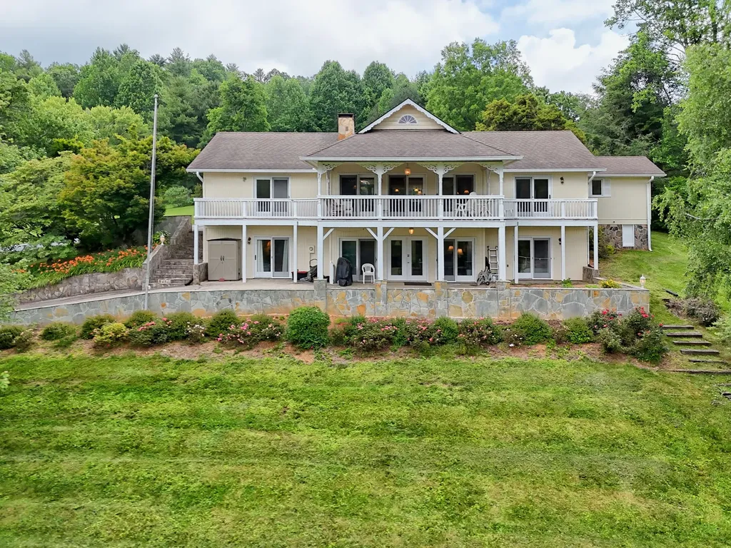 70 Fairway Lane Sky Valley GA 30537