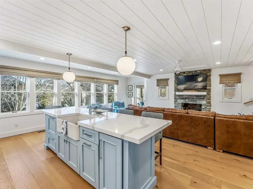 40 Toxaway Landing Drive Lake Toxaway NC 28747