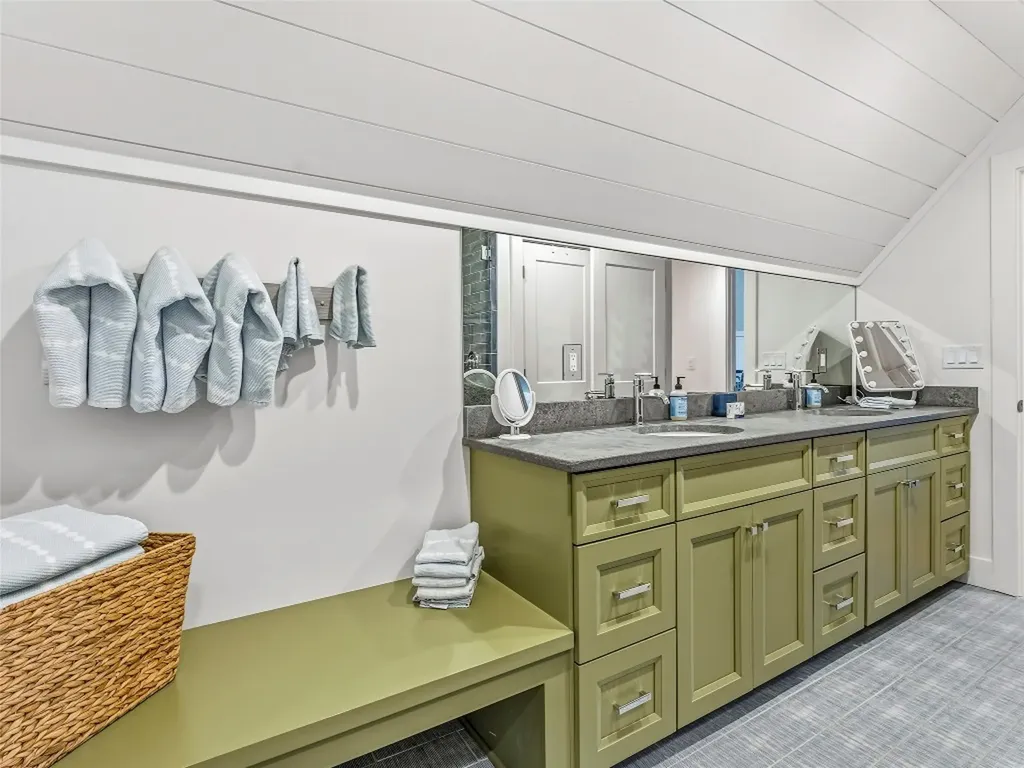 40 Toxaway Landing Drive Lake Toxaway NC 28747