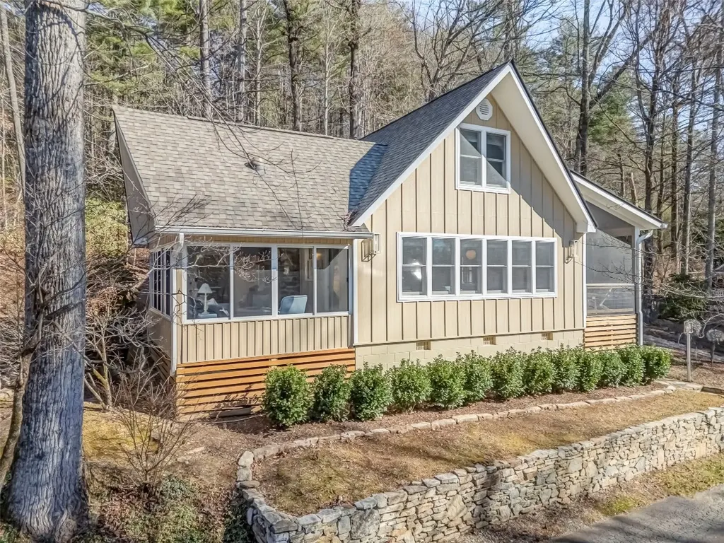 40 Toxaway Landing Drive Lake Toxaway NC 28747