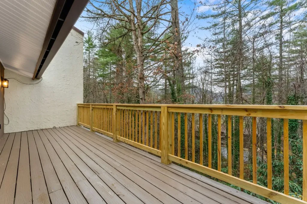 50 Dogwood Knob Sapphire NC 28774