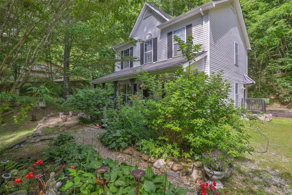 141 Andrews Park Road Cullowhee NC 28723