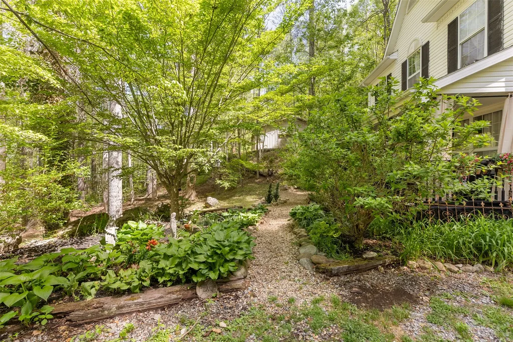 141 Andrews Park Road Cullowhee NC 28723