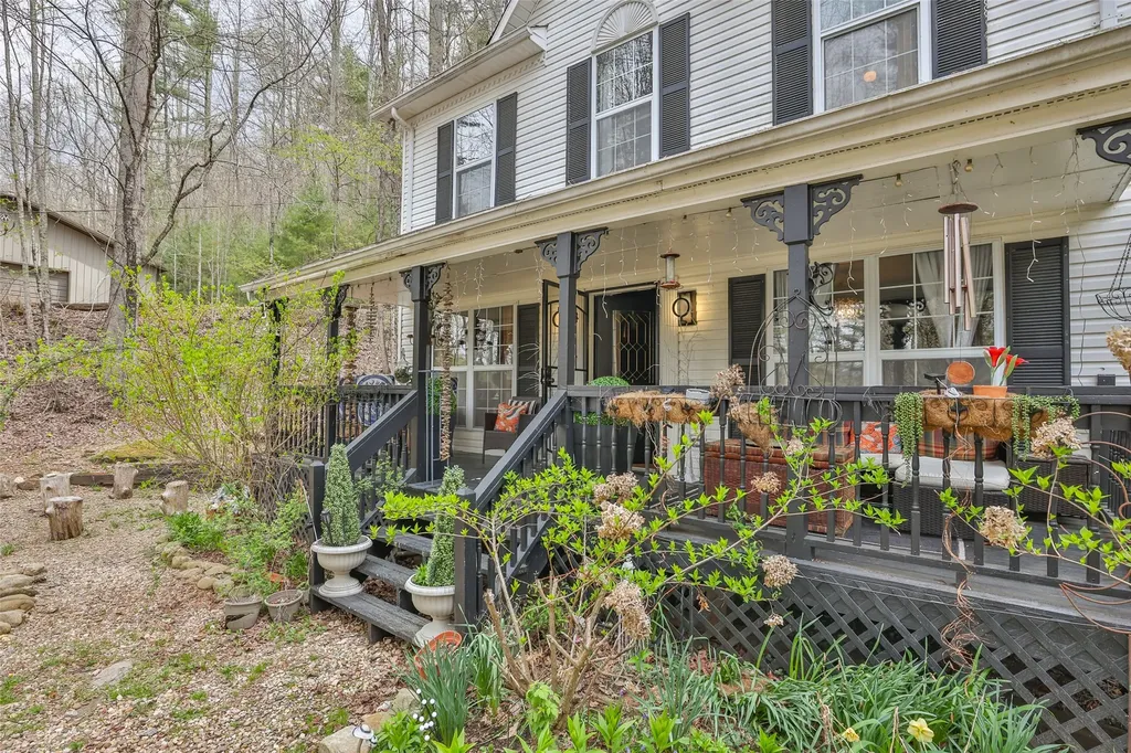 141 Andrews Park Road Cullowhee NC 28723