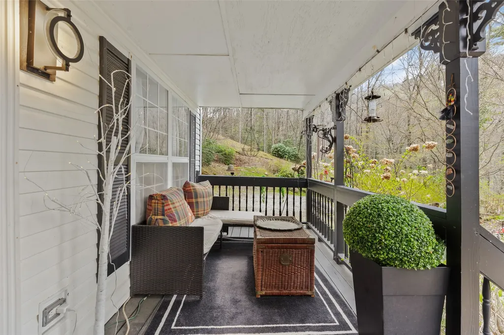 141 Andrews Park Road Cullowhee NC 28723