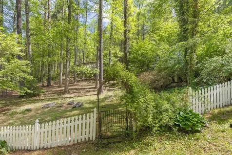 141 Andrews Park Road Cullowhee NC 28723