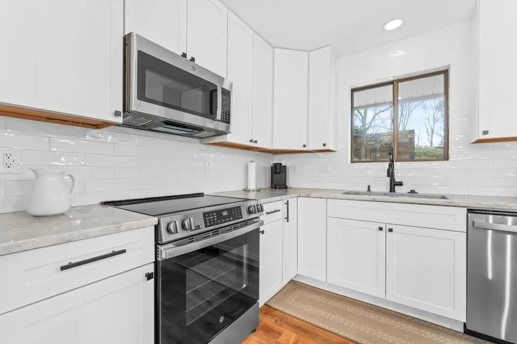 50 Dogwood Knob Sapphire NC 28774