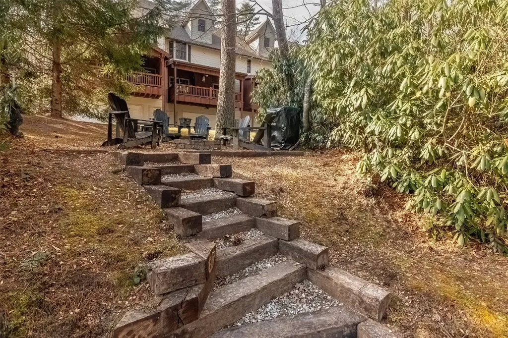 620 Sapphire Valley Road Cashiers NC 28717