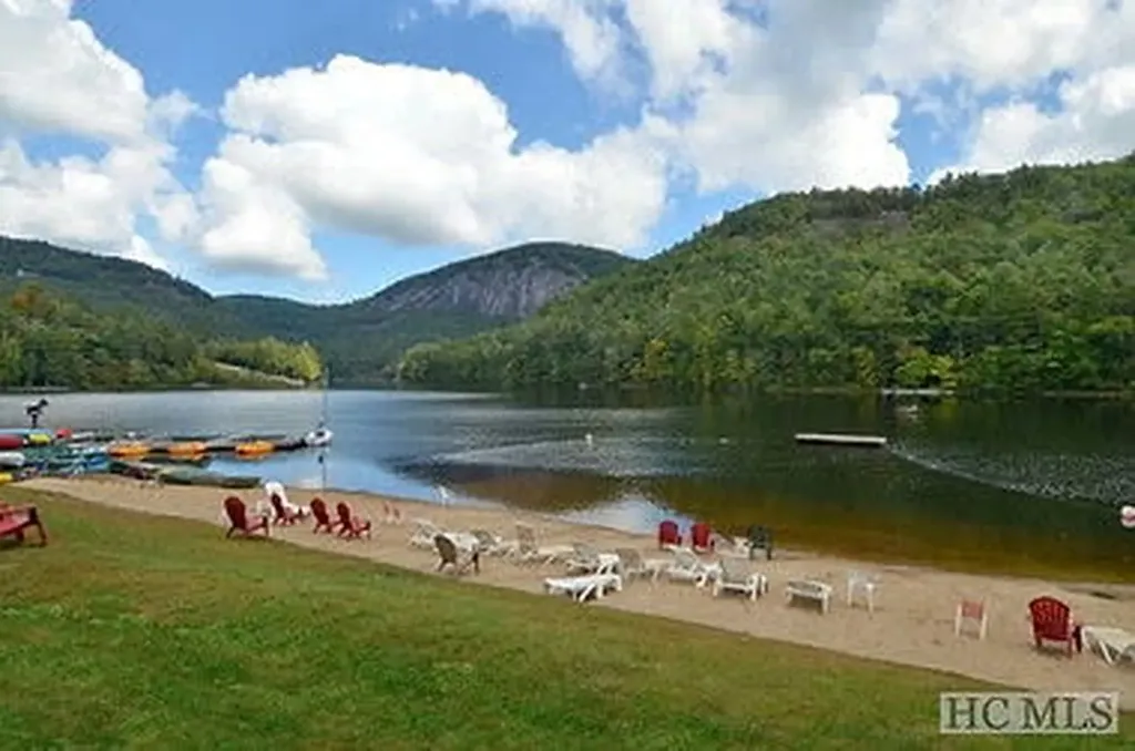 620 Sapphire Valley Road Cashiers NC 28717