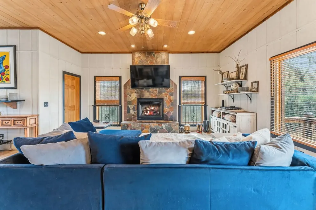 36 Heavens Gate Lane Glenville NC 28736