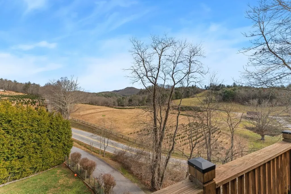 36 Heavens Gate Lane Glenville NC 28736