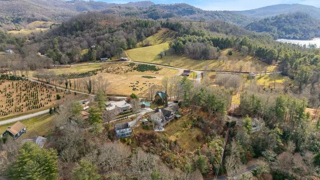 36 Heavens Gate Lane Glenville NC 28736