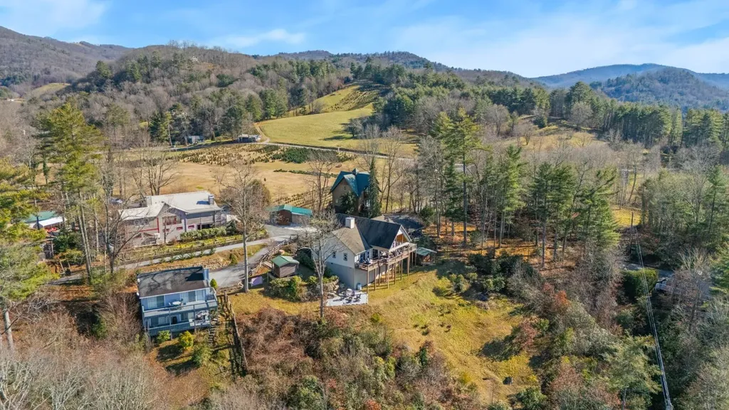 36 Heavens Gate Lane Glenville NC 28736