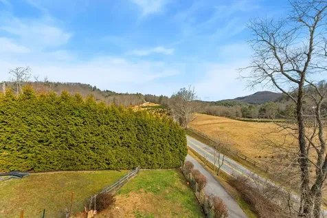 36 Heavens Gate Lane Glenville NC 28736