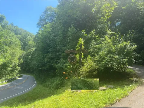 76 Parachute Ridge Glenville NC 28736