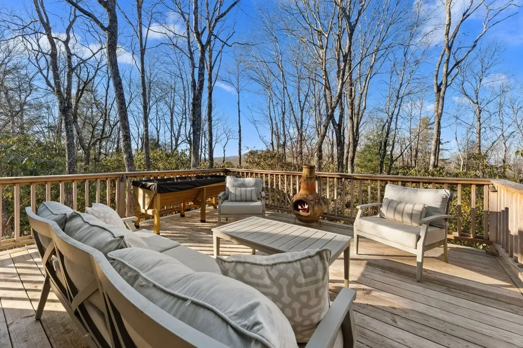 2741 Magnolia Drive Highlands NC 28741