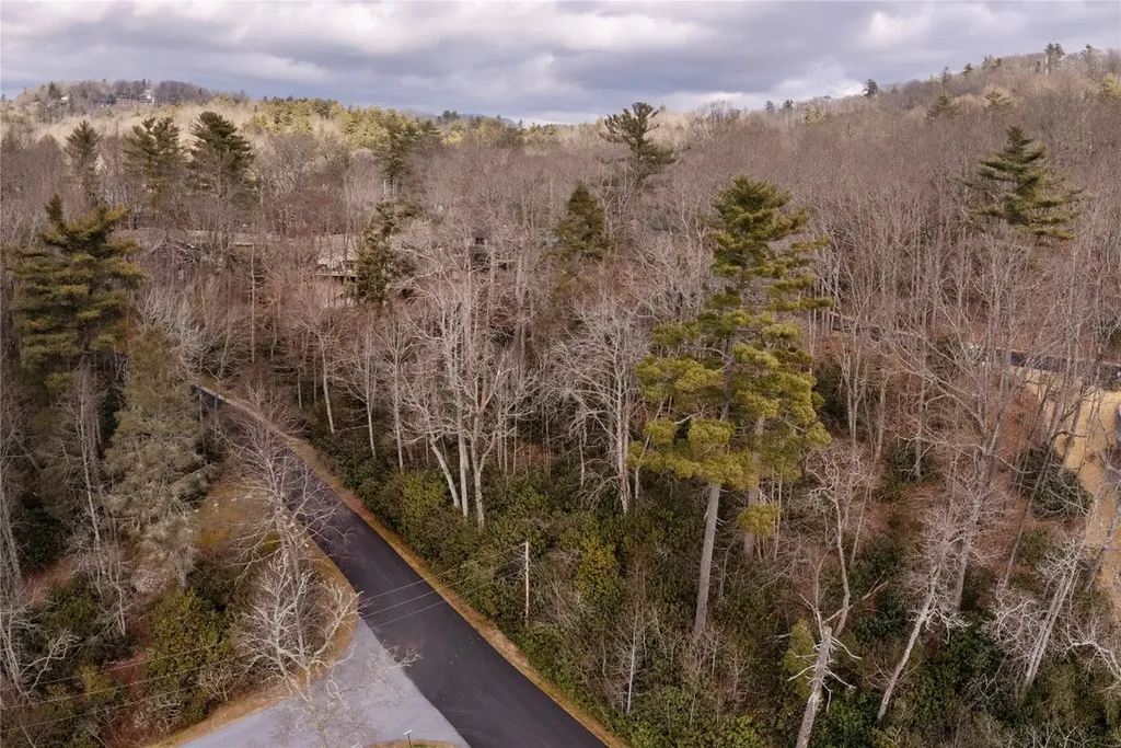 79/80 S Shelby Circle Highlands NC 28741