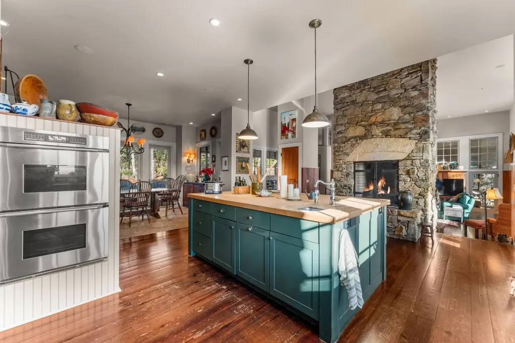 223 Sagee Drive Highlands NC 28741