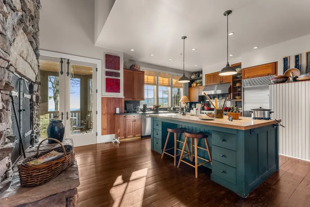 223 Sagee Drive Highlands NC 28741