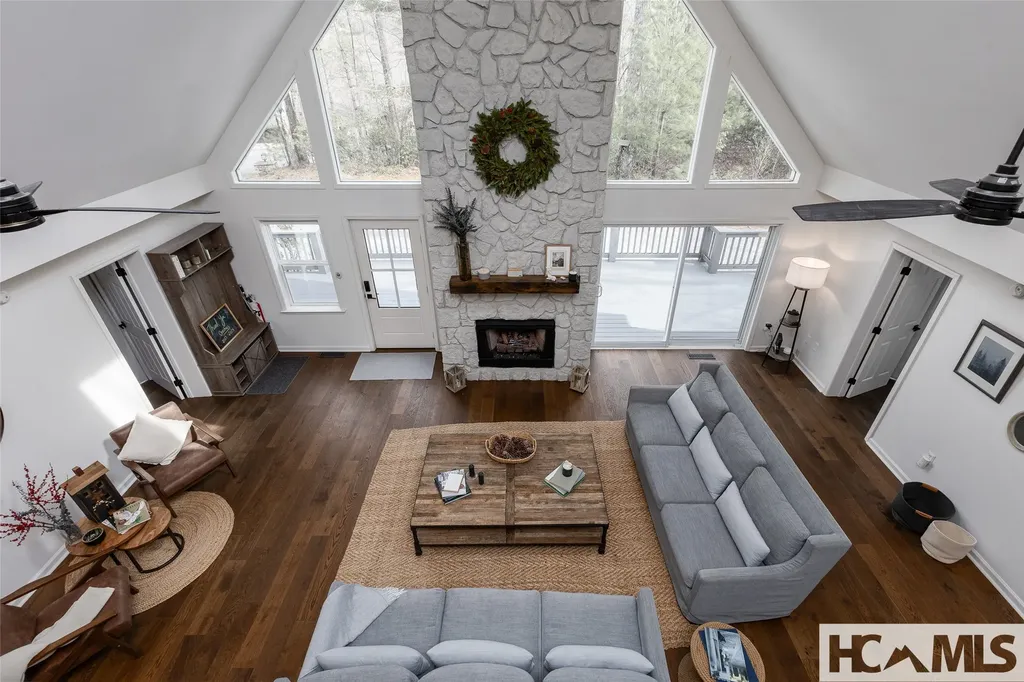 885 Hickory Drive Sapphire NC 28774