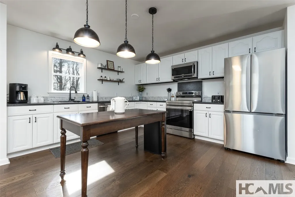 885 Hickory Drive Sapphire NC 28774