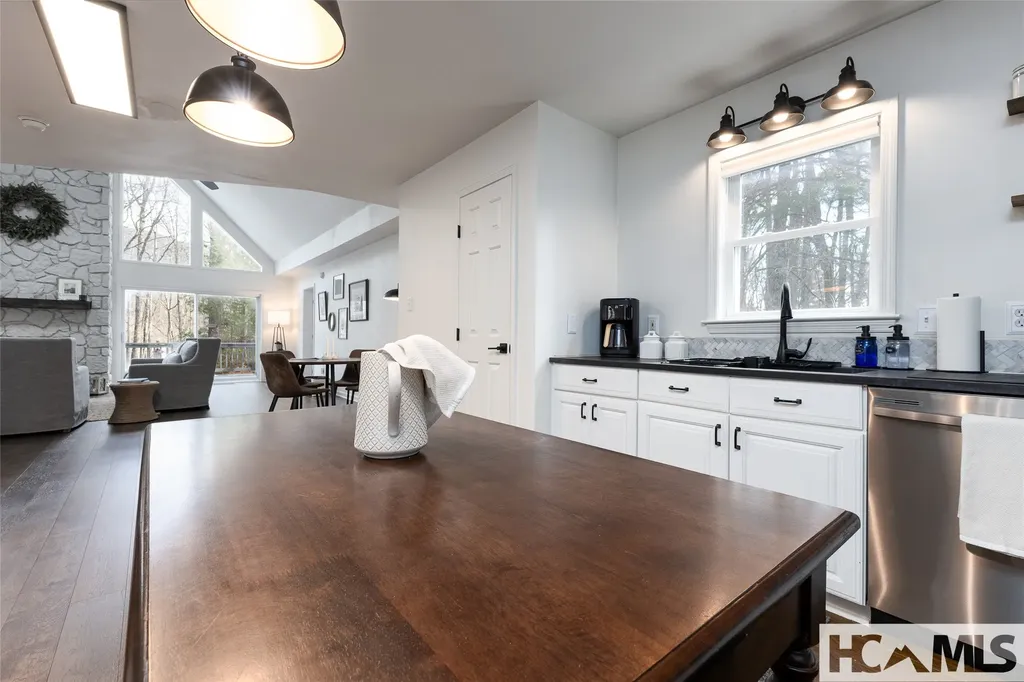 885 Hickory Drive Sapphire NC 28774