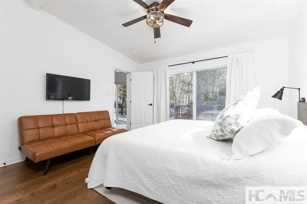 885 Hickory Drive Sapphire NC 28774