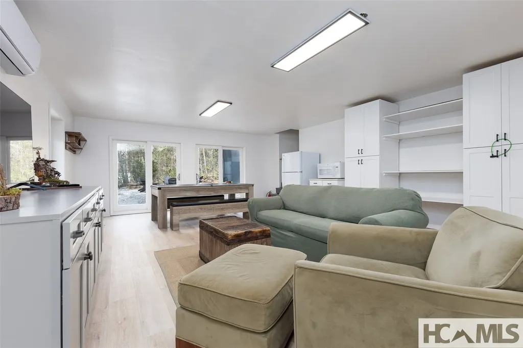 885 Hickory Drive Sapphire NC 28774