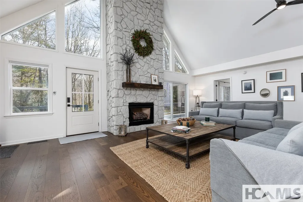 885 Hickory Drive Sapphire NC 28774