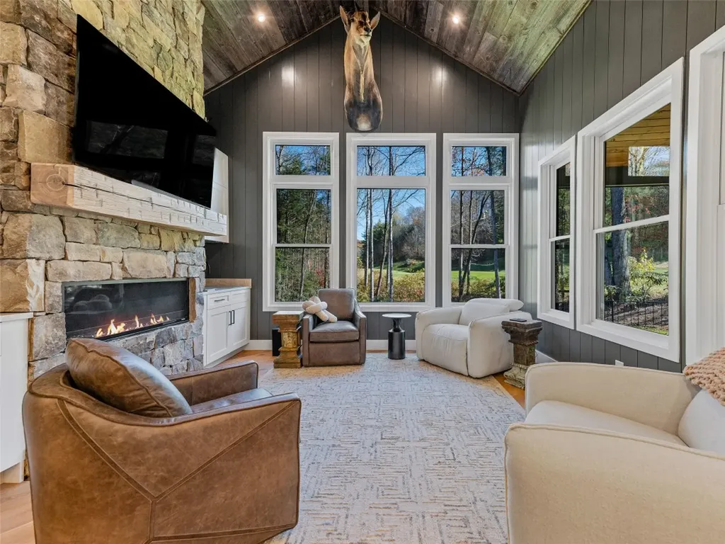374 Turkey Roost Road Sapphire NC 28774